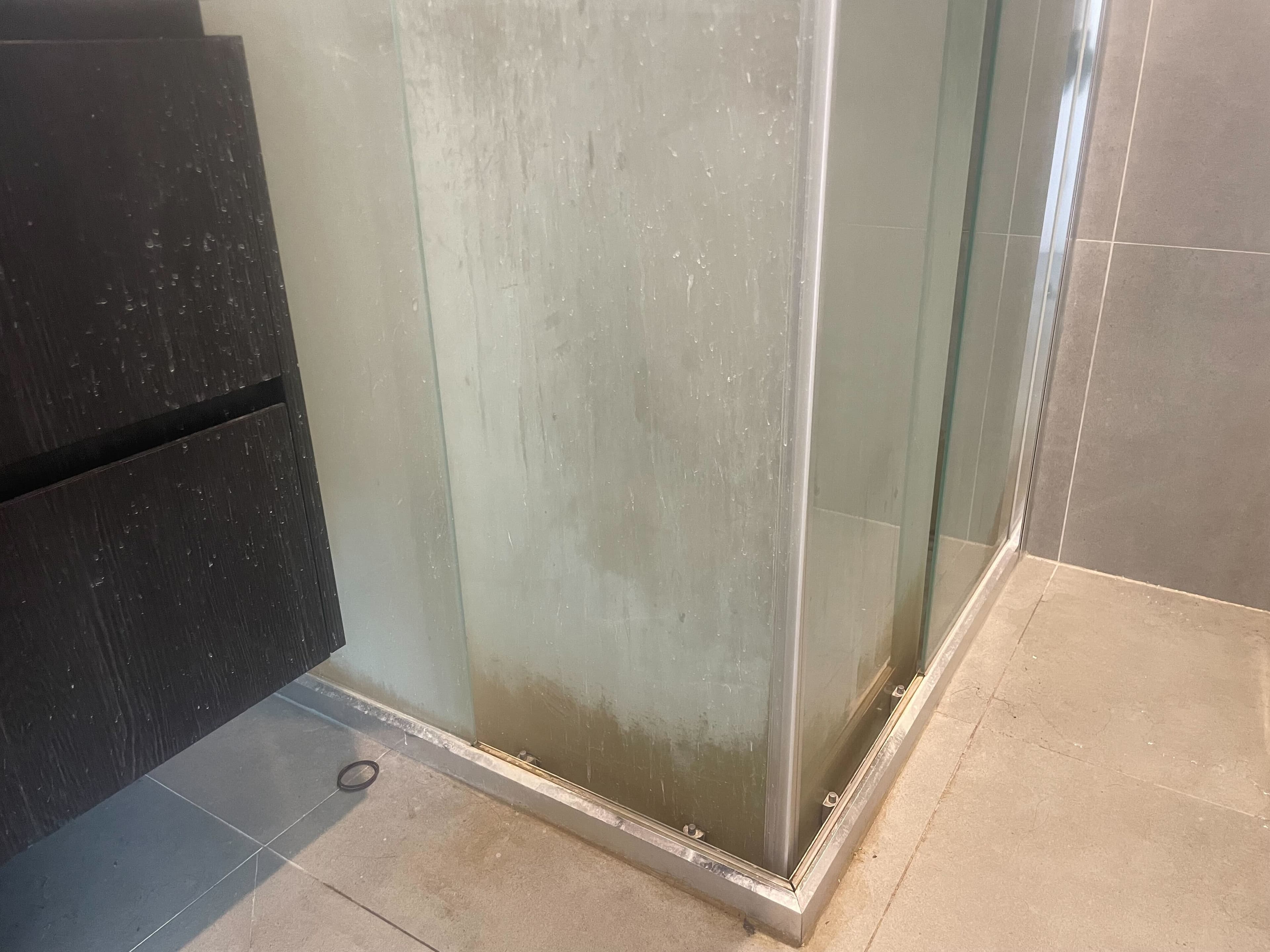 Dirty bathroom before cleaning